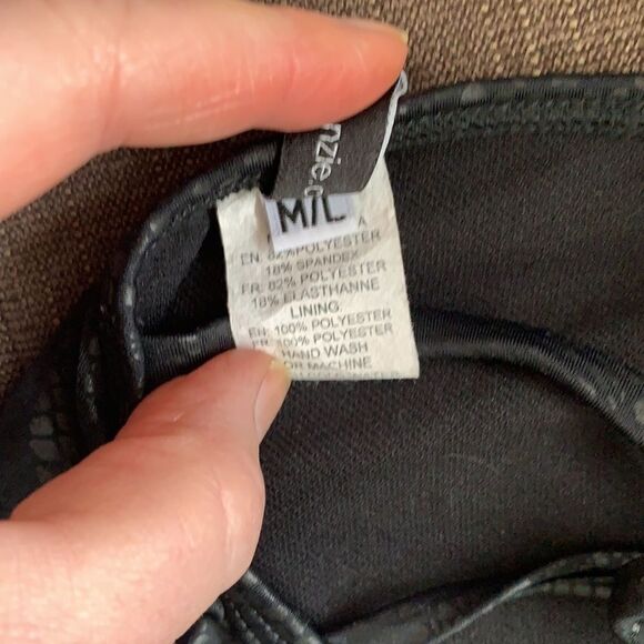 ONZIE HIGH NECK TRIANGLE STRAPPY BACK FAUX LEATHER LOOK SIZE M/L - Picture 5 of 8